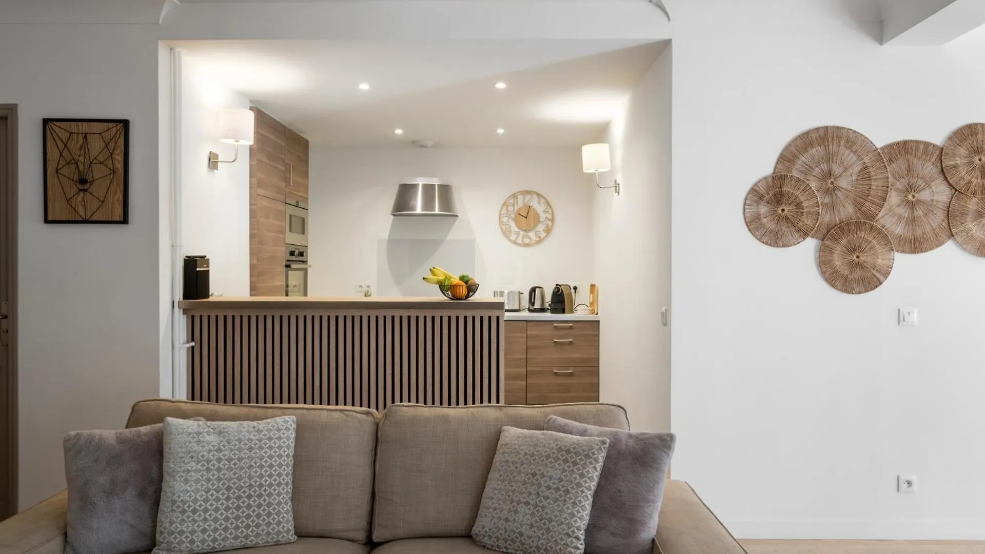 Cannes Center, Nice 110M2, 3Br & 3Bth, Terrace France
