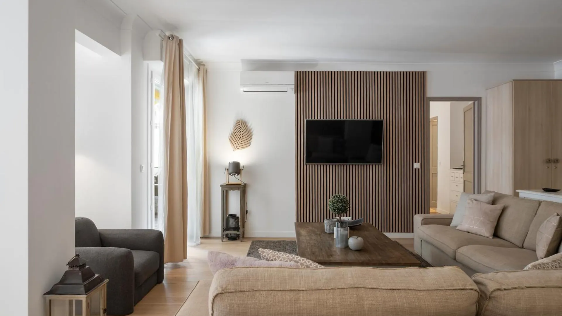 Apartment Cannes Center, Nice 110M2, 3Br & 3Bth, Terrace