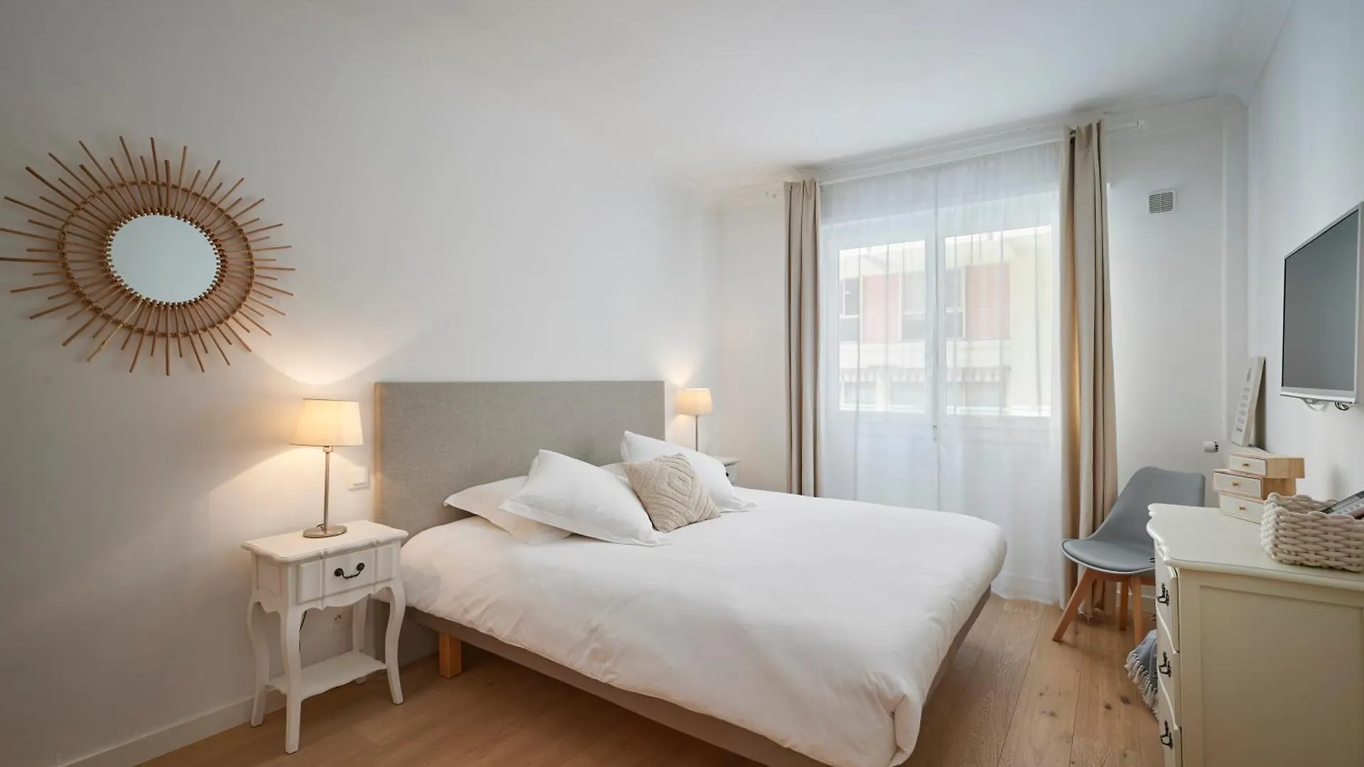 Apartment Cannes Center, Nice 110M2, 3Br & 3Bth, Terrace France